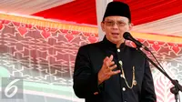 Gubernur DKI Jakarta Basuki Tjahaja Purnama memberikan sambutan di acara Lebaran Betawi, Jakarta, Minggu (23/8/2015). (Liputan6.com/Yoppy Renato)