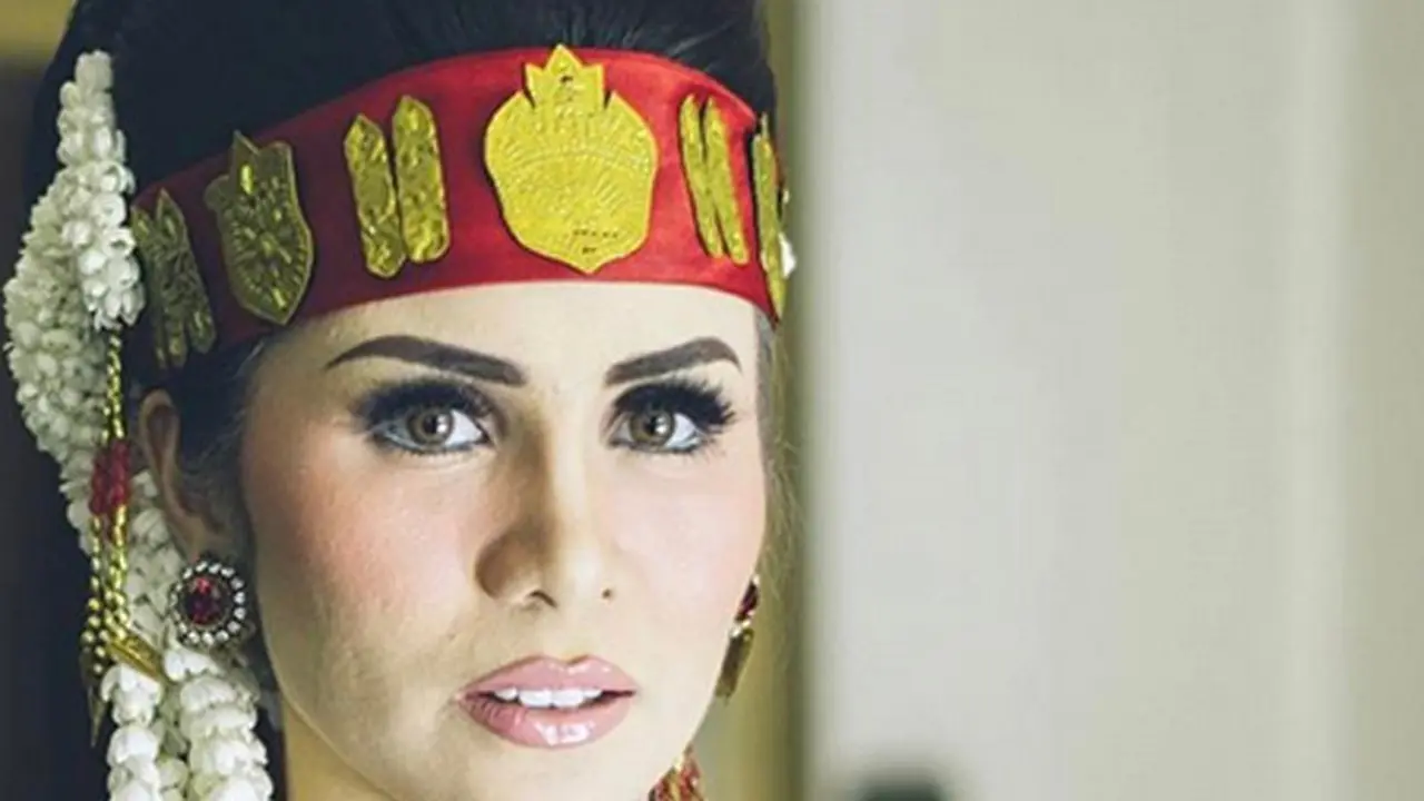 [Bintang] Momo Geisha Resepsi Adat Batak