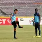 Tiga pemain naturalisasi, yakni Victor Igbonefo, Raphael Maitimo, dan Greg Nwokolo sudah terlihat berlatih bersama Timnas Indonesia (Liputan6.com/ Helmi Fithriansyah)