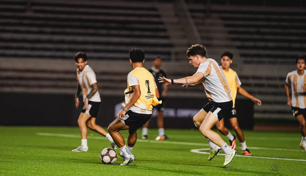 Dewa United menggelar latihan perdana menjelang laga perempat final melawan Manila Digger di AFC Challenge League 2025/2026 pada Selasa (03/03/2026) waktu setempat. (Dok. Dewa United)
