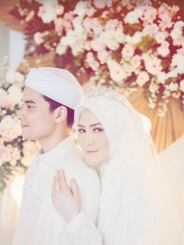 6 Potret Detail Pernikahan Alvin Faiz dan Henny Rahman, Bantah Disebut Tikung Teman