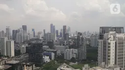Suasana gedung pencakar langit di Jakarta, Selasa (15/11/2022). Berdasarkan data Kementerian Investasi, ekonomi AS per kuartal III adalah 1,8%, sementara ekonomi Korea Selatan adalah 3,1%. (Liputan6.com/Johan Tallo)