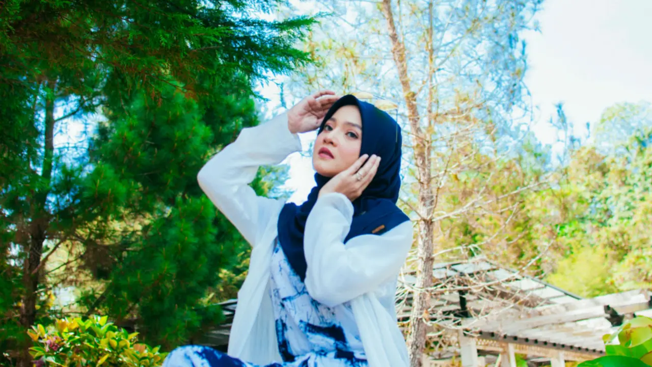 Sering Menggaruk Rambut dari Balik Hijab Karena Ketombe? Begini Solusinya!