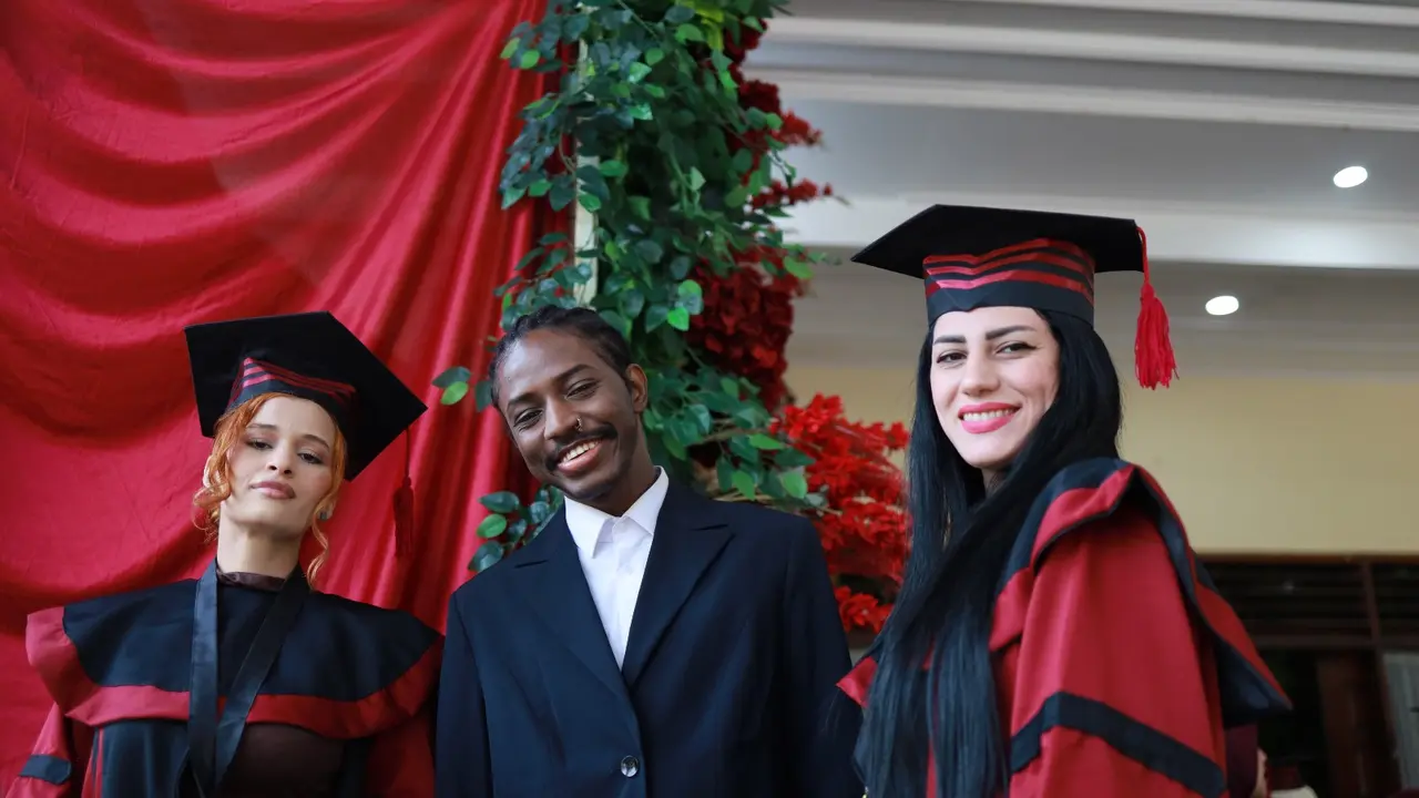 Wisuda Nusa Putra University