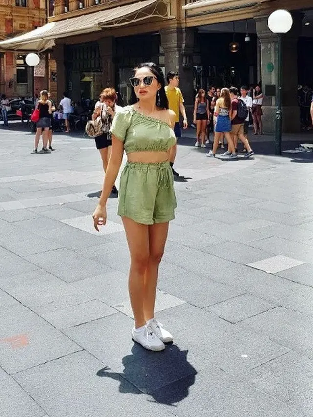 7 Potret Marshanda saat Liburan ke Luar Negeri, Sederhana Tapi Stylish