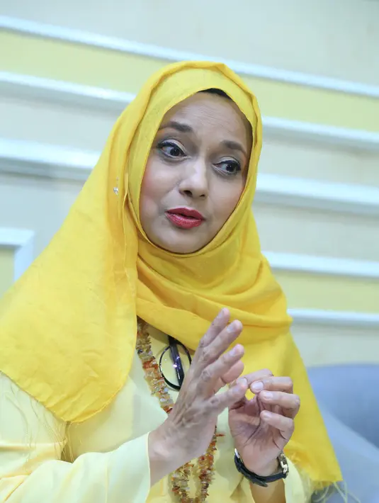 Meski secara pribadi ia tidak mengenal Feni Rose, ia menyarankan untuk mencari pekerjaan yang lebih baik lagi. Pekerjaan yang bisa menyelamatkan dari api neraka. (Adrian Putra/Bintang.com)