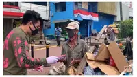 7 Momen Baim Wong Bagi-bagi Masker, Tuai Pujian