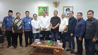 Pj Gubernur DKI Jakarta Heru Budi Hartono bertemu Fraksi PKB-PPP DPRD DKI. (Merdeka.com/Lydia Fransisca)