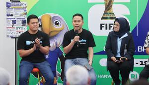 Suasana konferensi pers pengumuman kerja sama TVRI dan PT Folago Global Nusantara sebagai mitra layanan Over The Top (OTT) pertama untuk penyiaran Piala Dunia 2026, Rabu (20/5/2026) di Media Center gedung LPP TVRI Jakarta, Rabu (20/5/2026). (Bola.com/M. Iqbal Ichsan)
