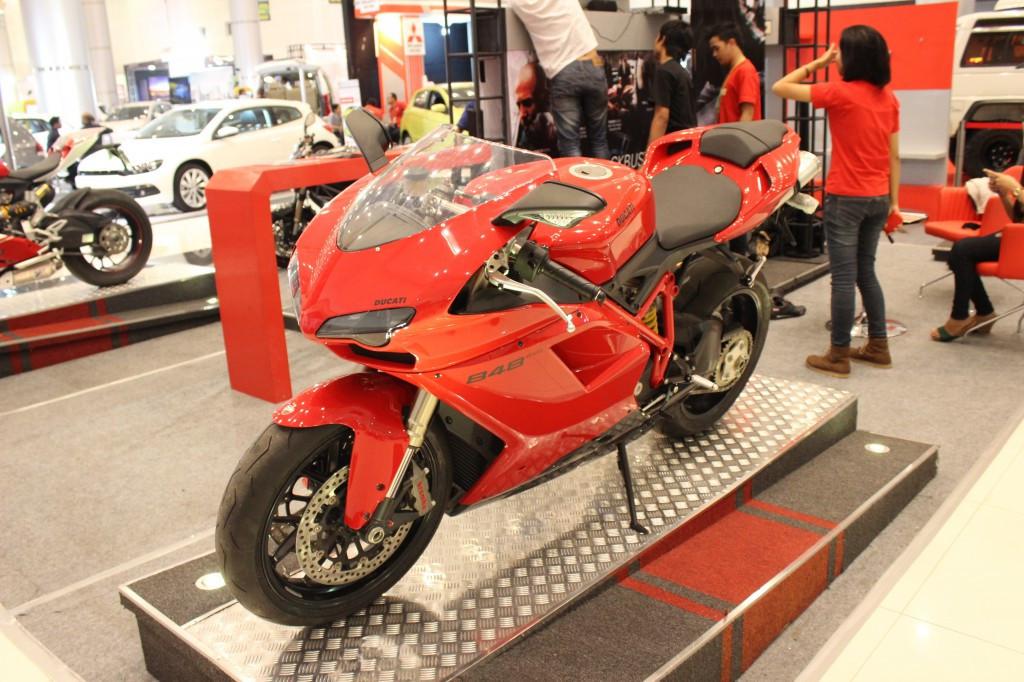 Ducati Superbike 848
