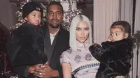 Gaya Ini yang Bikin Kanye West Kirim Email ke Kim Kardashian?