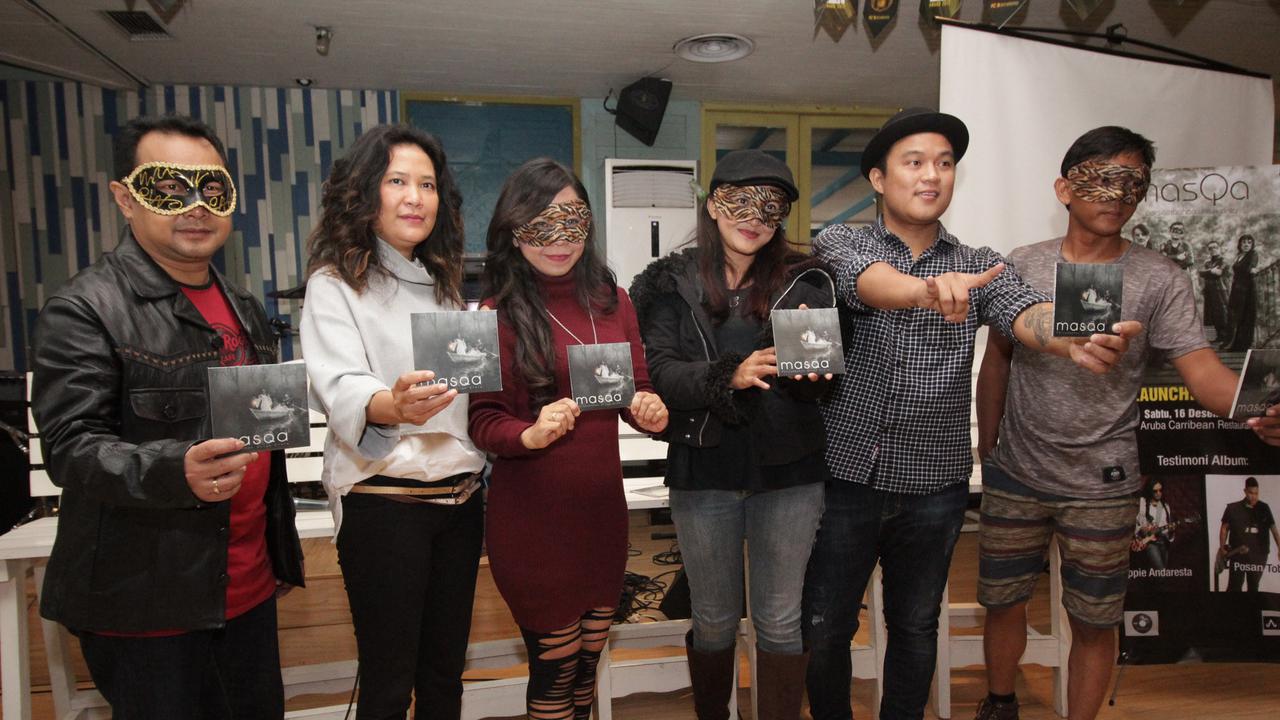 Grup band Masqa dinilai unik, tak cuma soal karya namun juga penampilan.
