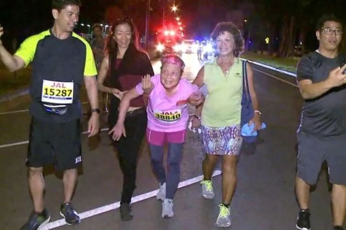Inspiratif, Lansia Selesaikan Maraton 40 Km dalam 16 Jam