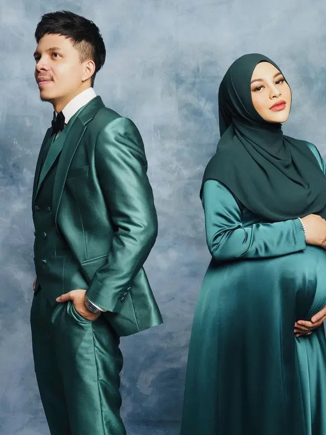 Gaya Busana Aurel Hermansyah saat Maternity Shoot