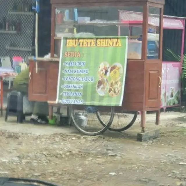 6 Nama Warung Pakai Panggilan Pemilik Ini Bikin Pelanggan Mikir Dua Kali
