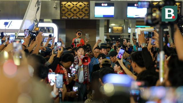 Foto: Pulang ke Korea Selatan, Shin Tae-yong Dilepas dengan Meriah oleh Masyarakat dan Suporter Indonesia