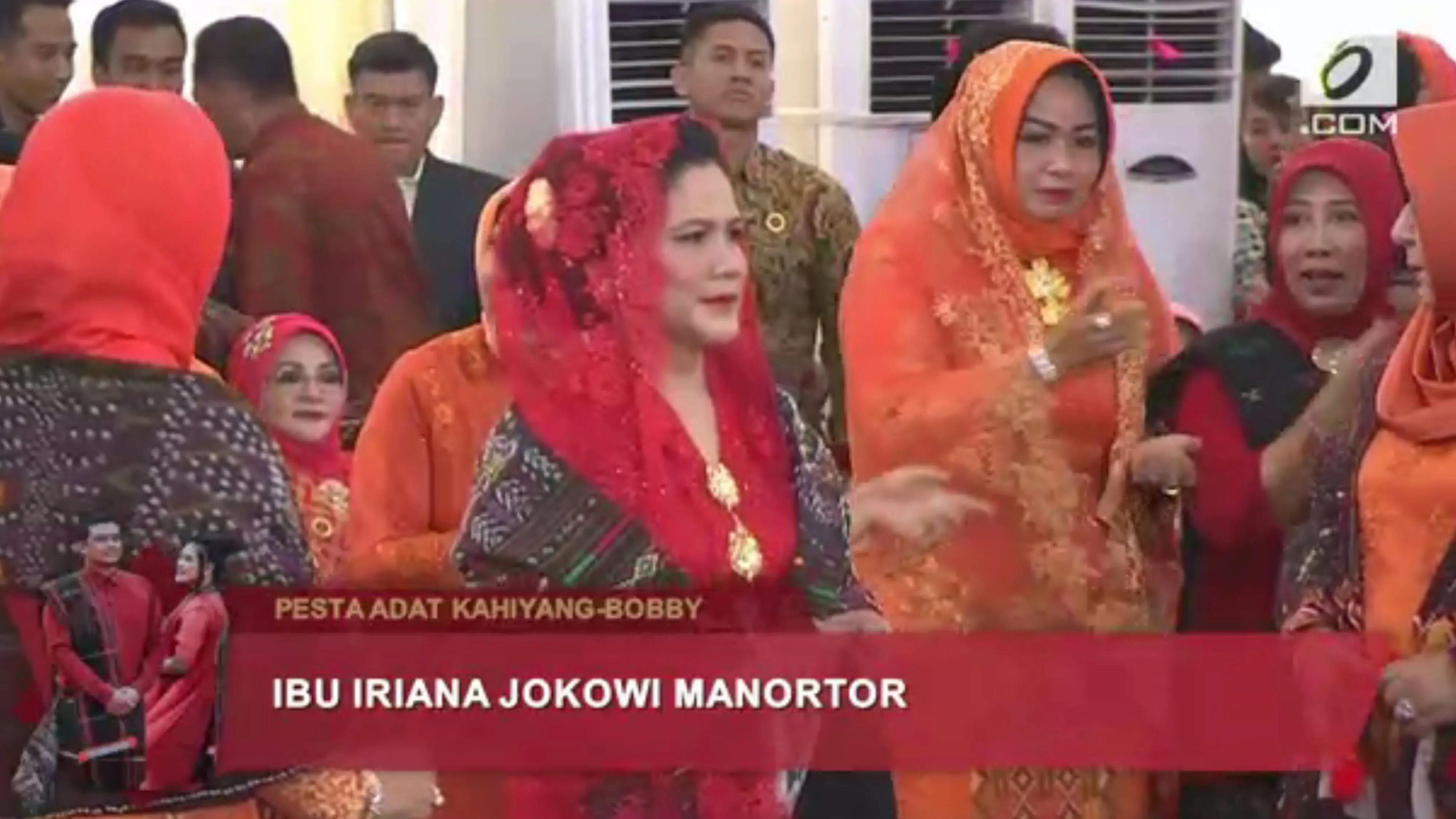 Iriana Jokowi menari tortor