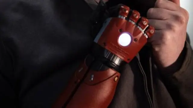 Daniel Melville, Gamer Disabilitas yang Pakai Lengan Bionik ala Gim Metal Gear Solid. Dok: openbionics