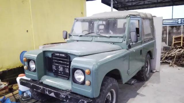 Land Rover pemberian Soekarno untuk Abu Habib Muda Seunagan alias Abu Peuleukung