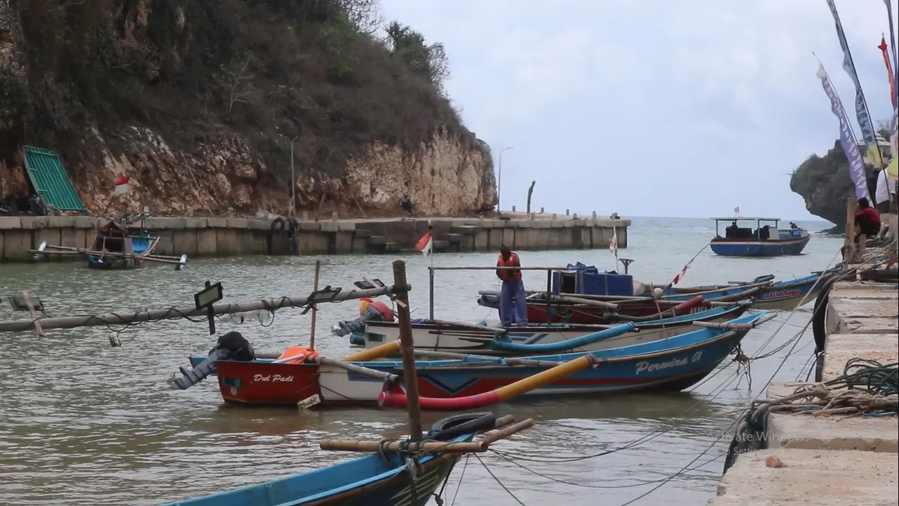 Aktifitas Nelayan Pantai Gesing Gunungkidul