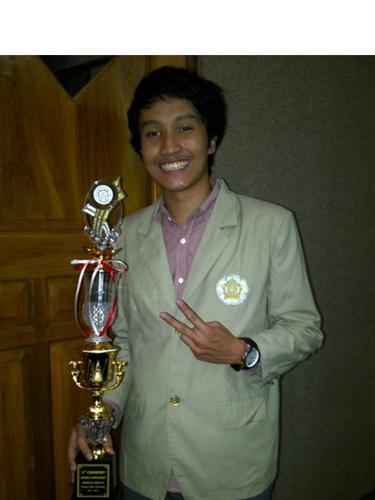 6 Fakta Rayhan Maditra, Calon Suami Isyana Sarasvati yang Seorang Dokter Muda