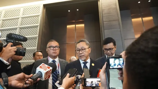 Menteri Perdagangan (Mendag) Zulkifli Hasan dalam acara Pertemuan Menteri Ekonomi ASEAN ke-55 atau the Fifty-Fifth ASEAN Economic Ministers Meeting and Related Meetings (55th AEM), di Semarang, Sabtu (19/8/2023). (Elza/Liputan6.com)