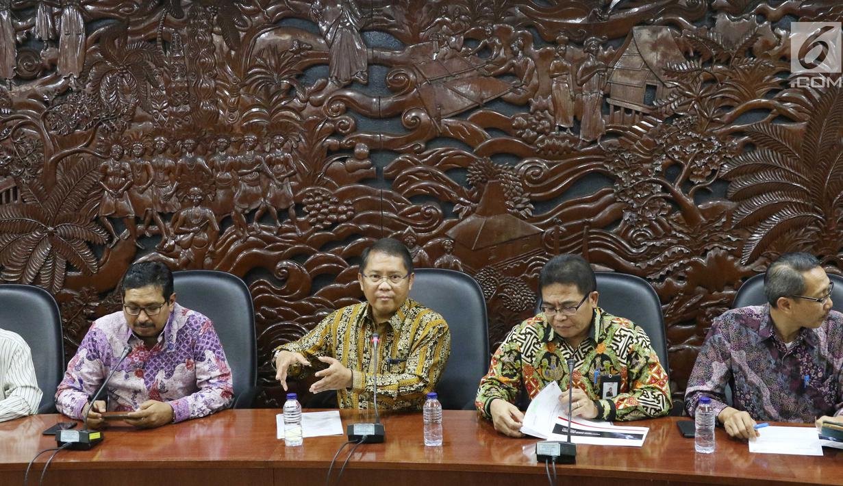 Suasana konferensi pers mengenai pemulihan layanan akibat terganggunya satelit Telkom 1, Jakarta, Selasa (12/9). Dalam keterangannya Kominfo dan Telkom menjelaskan bahwa perbaikan satelit Telkom 1 sudah 100 %. (Liputan6.com/Angga Yuniar)
