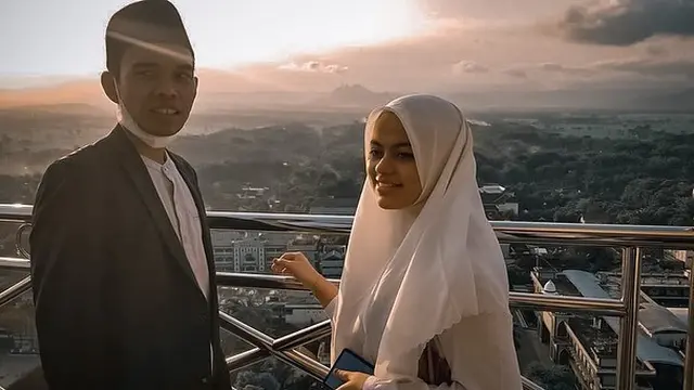 Ustaz Abdul Somad dan Fatimah Az Zahra (https://www.instagram.com/p/CPHoweYH7Ql/)