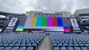 Layar raksasa di Gillette Stadium, Foxborough, Boston, AS, menjadi salah satu fasilitas unggulan venue Piala Dunia 2026. Dua videotron berukuran besar di sisi utara dan selatan stadion disiapkan untuk menyajikan tayangan pertandingan, tayangan ulang, serta informasi kepada puluhan ribu penonton selama berlangsungnya laga. (KLY Sports/Hery Kurniawan/Adv/Powerade)
