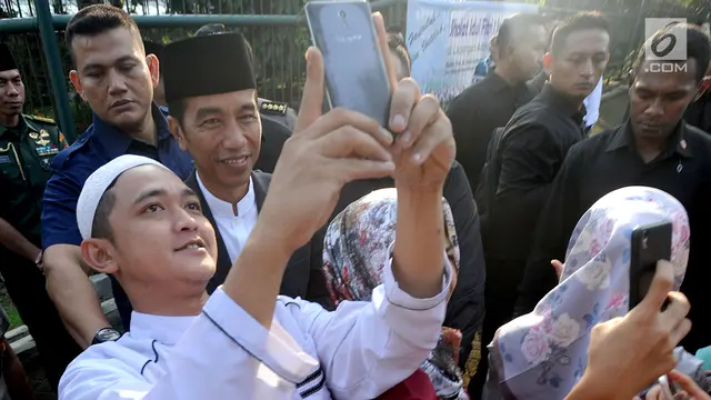 Usai Salat Id, Presiden Jokowi Silaturahmi Bersama Warga