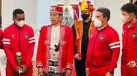 Lebih lanjut, Jokowi memuji permainan Timnas Indonesia U-16 pada partai final Piala AFF U-16 2022 melawan Vietnam, di Stadion Maguwoharjo, Sleman, DIY, Jumat (13/8/2022). (Biro Pers Sekretariat Presiden)