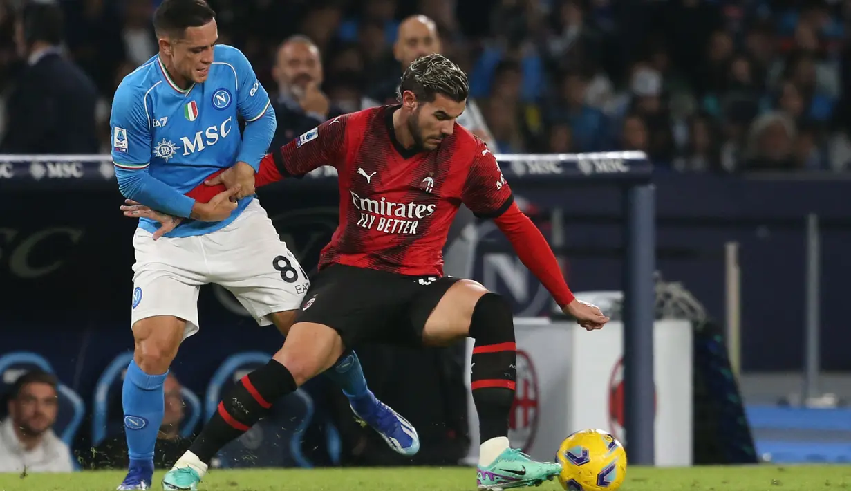 AC Milan dan Napoli harus puas bermain imbang, dengan skor 2-2. (Carlo Hermann / AFP)