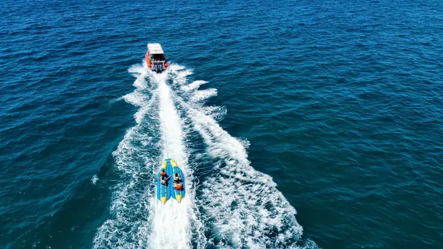 Ilustrasi Banana Boat