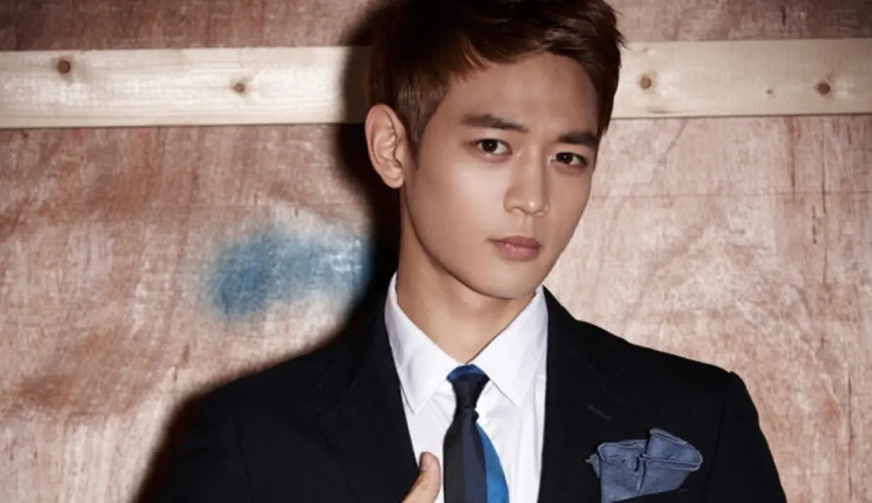 Dalam acara itu, dua personel SHINee ini menjawab berbagai hal, salah satunya tentang rencana mereka sebelum berusia 30 tahun. Minho pun tak ragu-ragu jika ia ingin menikah sebelum usianya 30 tahun. (Foto: soompi.com)