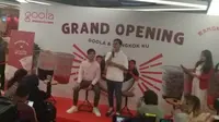 Kaesang Pangarep  dan Gibran Rakabuming di pembukaan gerai Goola X Mangkok Ku di Jakarta. (Liputan6.com/Henry)