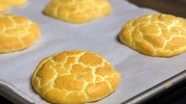 Ilustrasi Cloud Bread Keto | hip2keto.com
