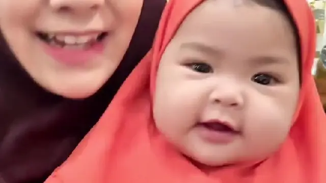 Potret Anisa Rahma Bukber di Masjid Nabawi Sambil Gendong Si Kecil (credit: instagram/anisarahma_12)