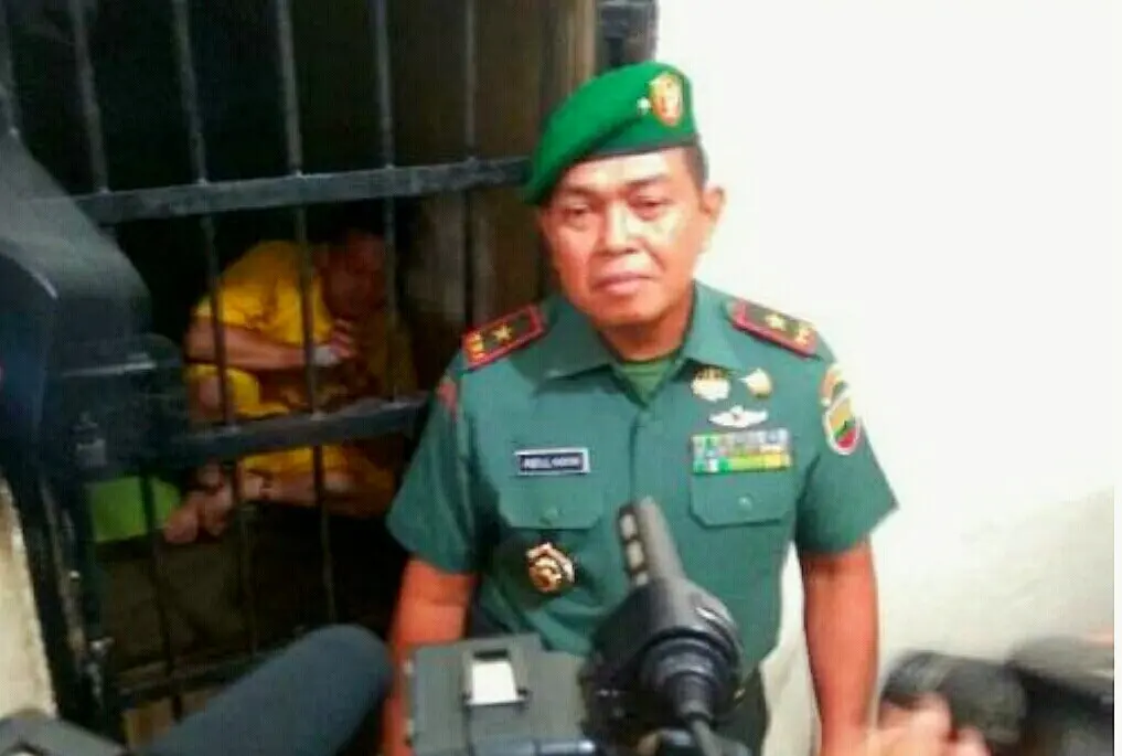 Anggota TNI yang memukuli polisi di Pekanbaru langsung mengaku pada atasanya. Ia lalu ditahan di sel. (Liputan6.com/M Syukur)