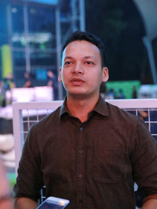 Ben Joshua Rela Terbang ke Luar Negeri Mencari Sepatu - Page 1 - News