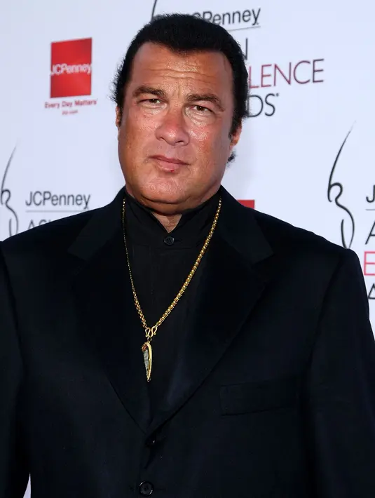 Aktor laga kenamaan Steven Seagal telah ditunjuk oleh  Perdana Menteri Serbia, Aleksandar Vucic, untuk melatih polisi negaranya dengan Aikido. (AFP/Bintang.com)