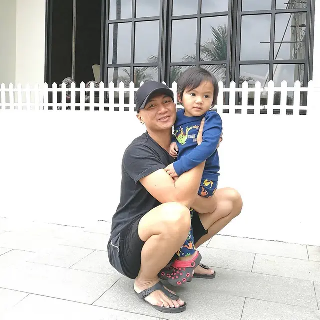 Curhatan Soal Anak Bungsunya Viral, Ini 6 Potret Anji dan Sigra Umar yang Idap ASD