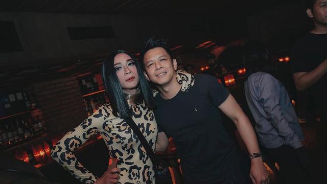 8 Potret Tamu Artis di Pesta Ultah BCL ke-39, Ariel dan Luna Maya Jadi Sorotan