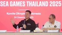 Ketua Umum Komite Olimpiade Indonesia (NOC Indonesia), Raja Sapta Oktohari, memberikan keterangan saat jumpa pers di kantor NOC Indonesia, Jakarta, Rabu (24/12/2025). (Bola.com/M Iqbal Ichsan)
