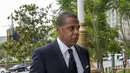 Penyanyi rap, Jay Z tiba di pengadilan Los Angeles untuk menjadi saksi kasus gugatan hak cipta atas lagu hitnya yang populer pada 1999, Big Pimpin, California, Rabu (14/10/2015). (REUTERS / Mario Anzuoni)
