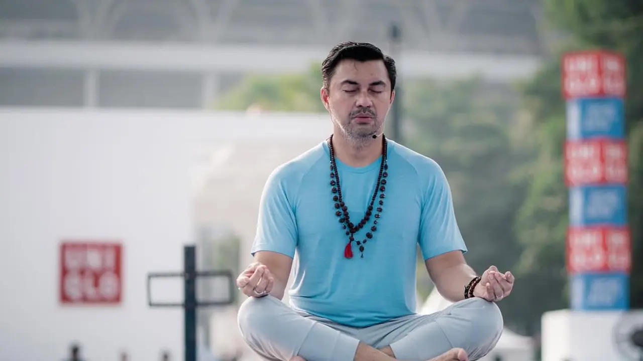 Anjasmara Olahraga Yoga (Instagram/@anjasmara)