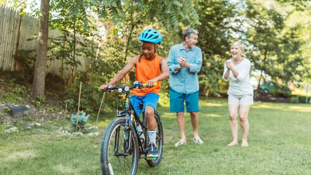 4. Berolahraga Bersama