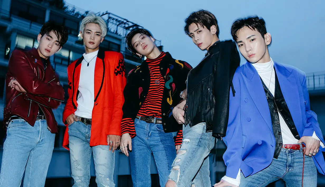 "Meskipun kami masih belum percaya setelah kepergiannya yang tiba-tiba, kami dengan tulus berterima kasih kepada penggemar yang sudah mengumpulkan kekuatannya untuk Jonghyun," tutupnya. (Foto: Soompi.com)