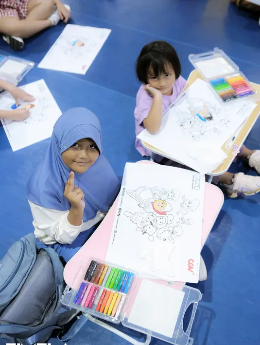 Di acara playdate ini, anak-anak dari Fimelahood untuk lomba mewarnai.