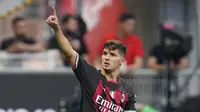 Meski harus bermain imbang 2-2 pada 45 menit pertama, AC Milan mampu unggul cepat pada awal babak kedua. Brahim Diaz sukses membawa AC Milan unggul 3-2 saat babak kedua belum genap satu menit. (AP Photo/Antonio Calanni)