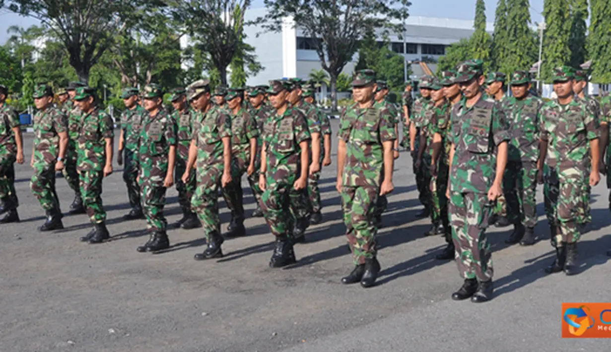 Citizen6, Surabaya: Ratusan prajurit tersebut berasal dari satuan Detasemen Markas dan Staf Mako. Pada Kamis minggu ke III bulan Mei ini, merupakan agenda latihan untuk PBB. (Pengirim: Penkobangdikal)